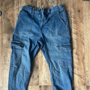 BUNCHED HIGH WAISTED JEANS